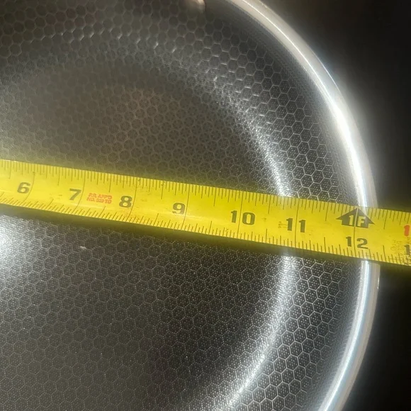 Premium Non-Stick Skillet with Metallic Handle - Picture 5 of 7